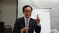 HTE USA- Minneapolis, MN-Chairman sharing the SOQI wristband concept- 07252013